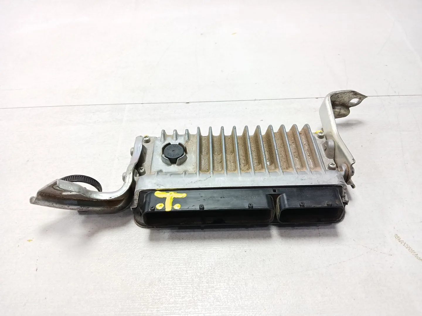 Centralita Motor Uce para Toyota Auris