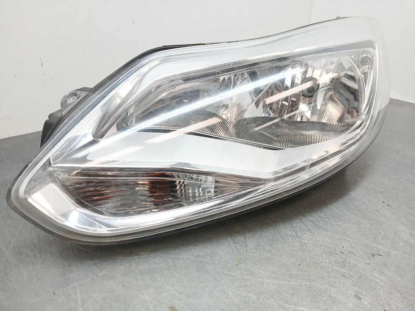 Faro Izquierdo para Ford Focus Iii Turnier