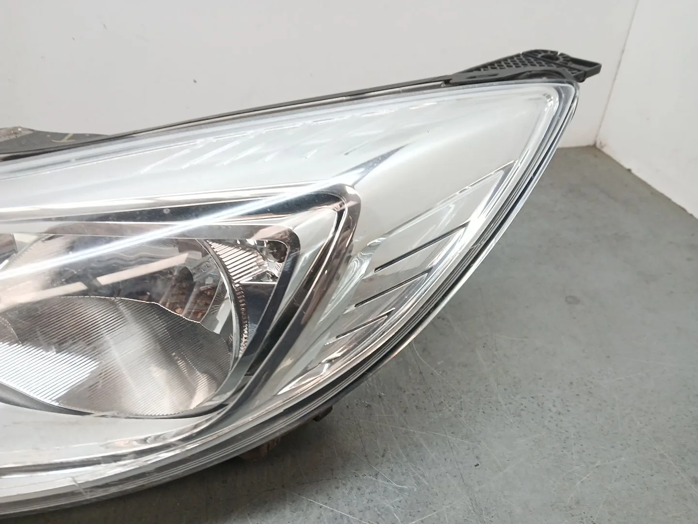 Faro Izquierdo para Ford Focus Iii Turnier