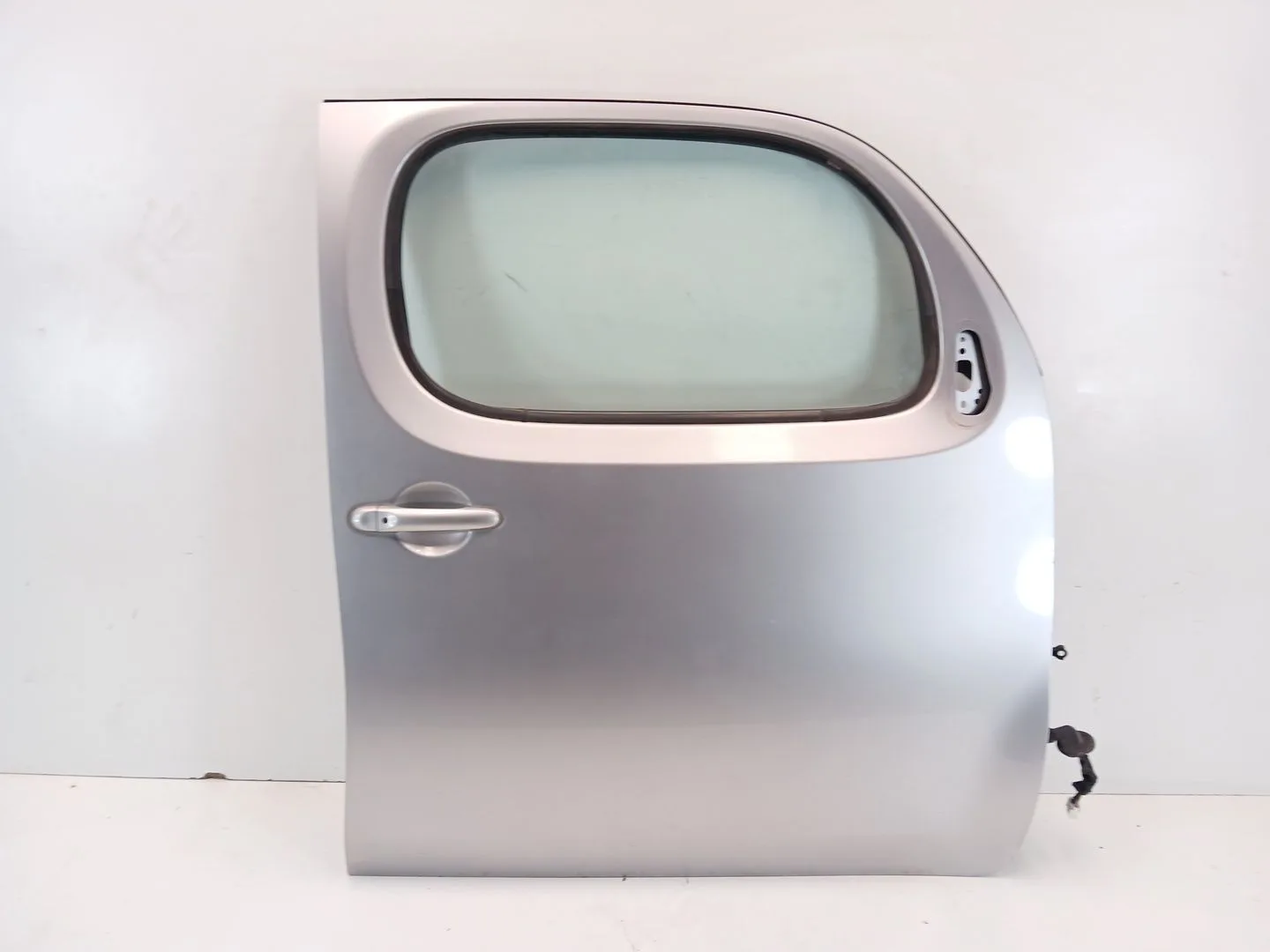 Puerta Delantera Derecha para Nissan Cube (Z12)