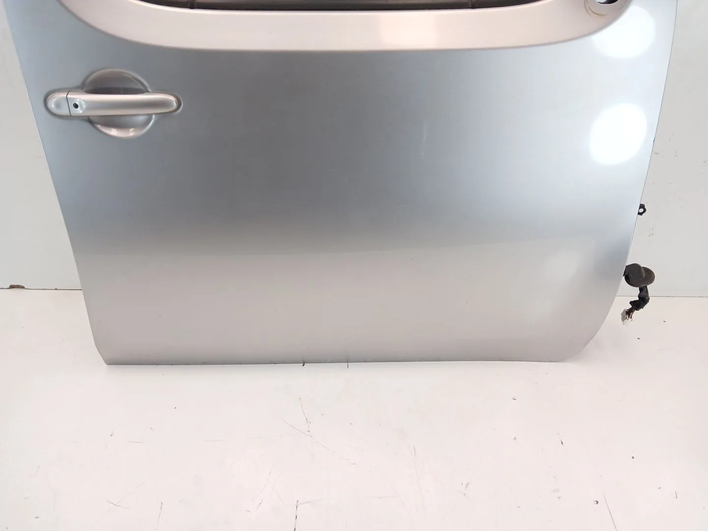 Puerta Delantera Derecha para Nissan Cube (Z12)