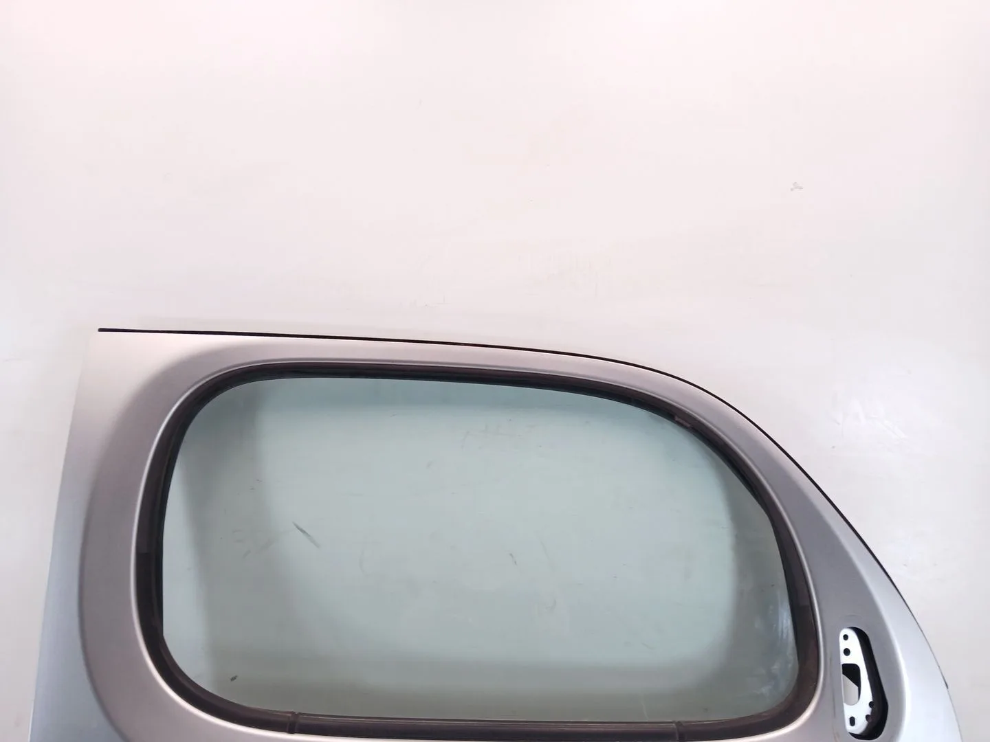Puerta Delantera Derecha para Nissan Cube (Z12)