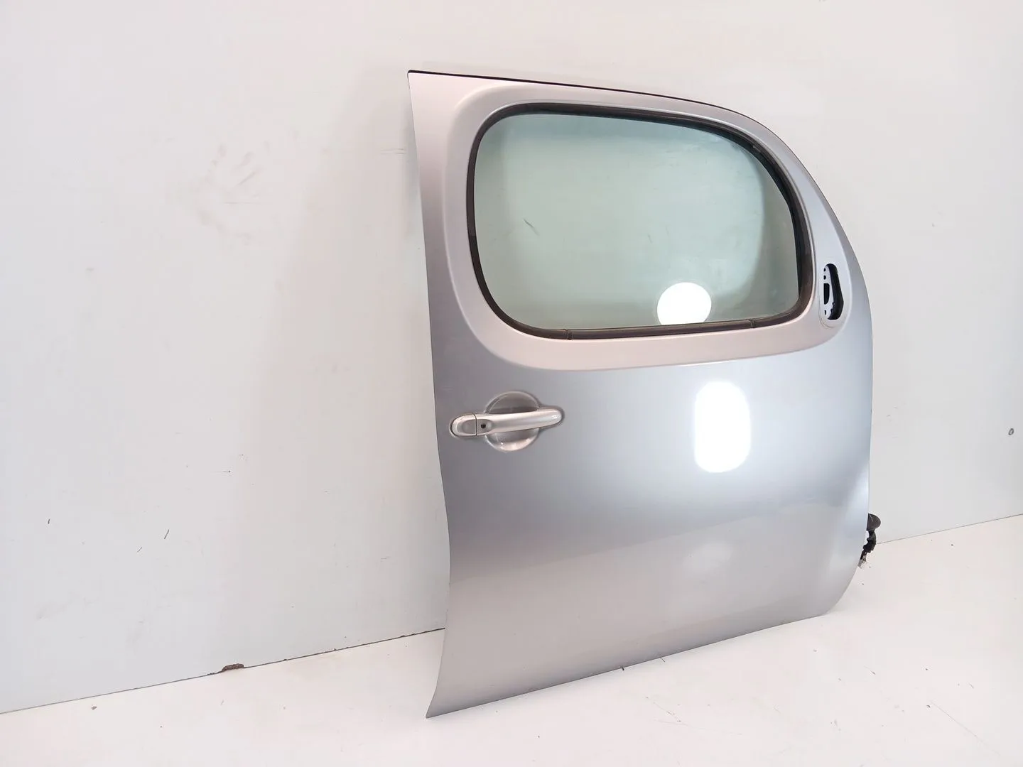 Puerta Delantera Derecha para Nissan Cube (Z12)