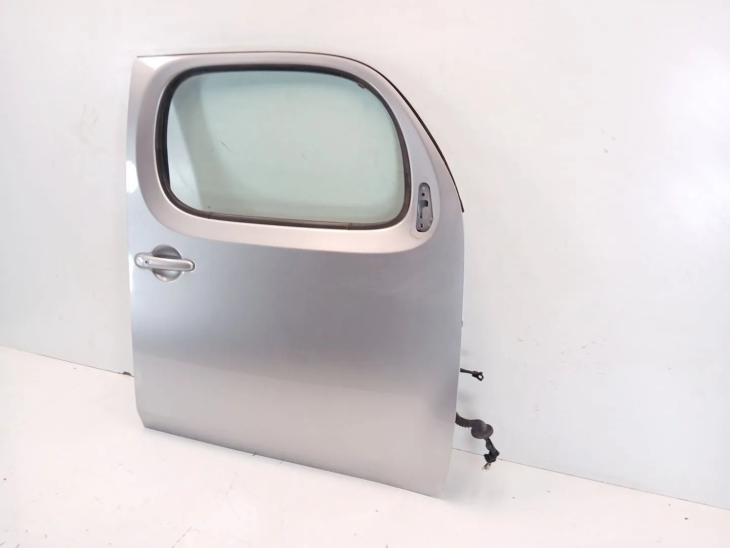 Puerta Delantera Derecha para Nissan Cube (Z12)