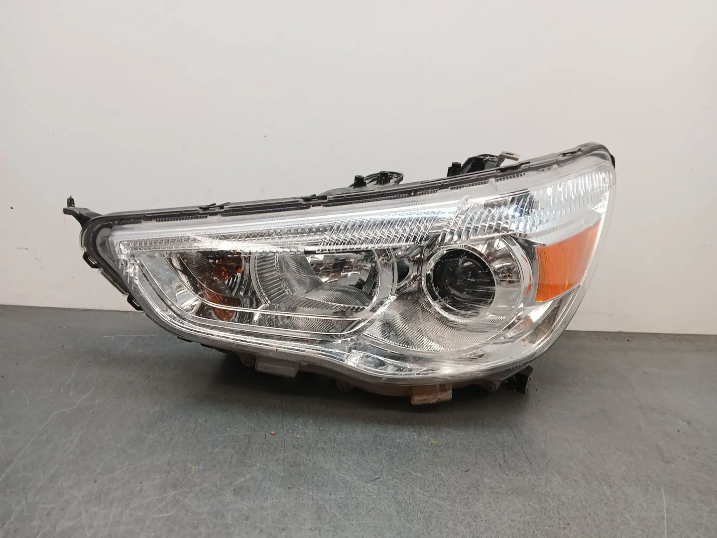 Faro Izquierdo para Mitsubishi Asx (Ga_W_)