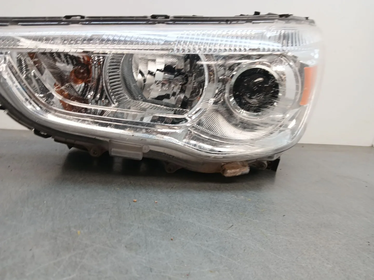 Faro Izquierdo para Mitsubishi Asx (Ga_W_)