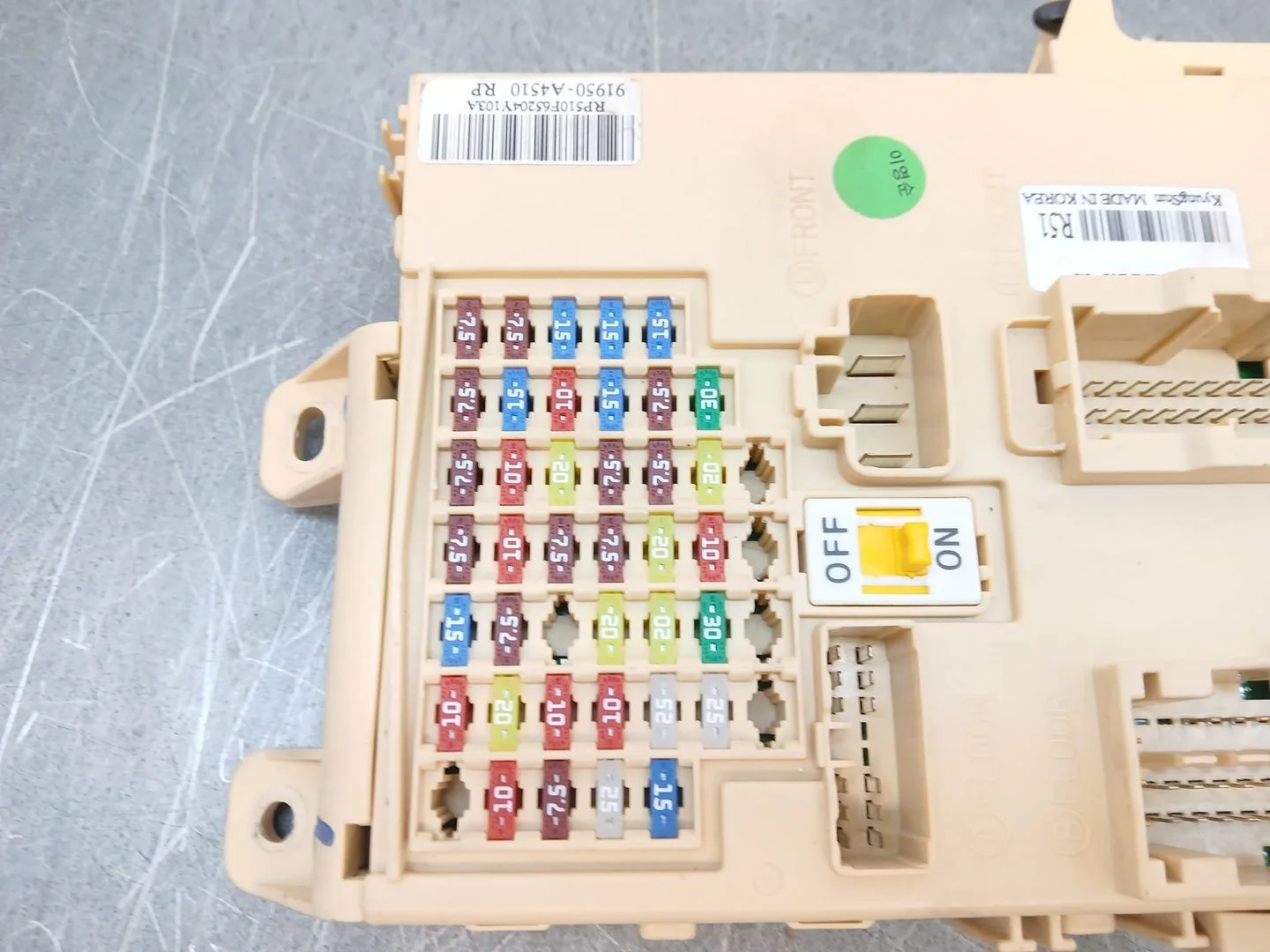 Caja Reles / Fusibles para Kia Carens ( )