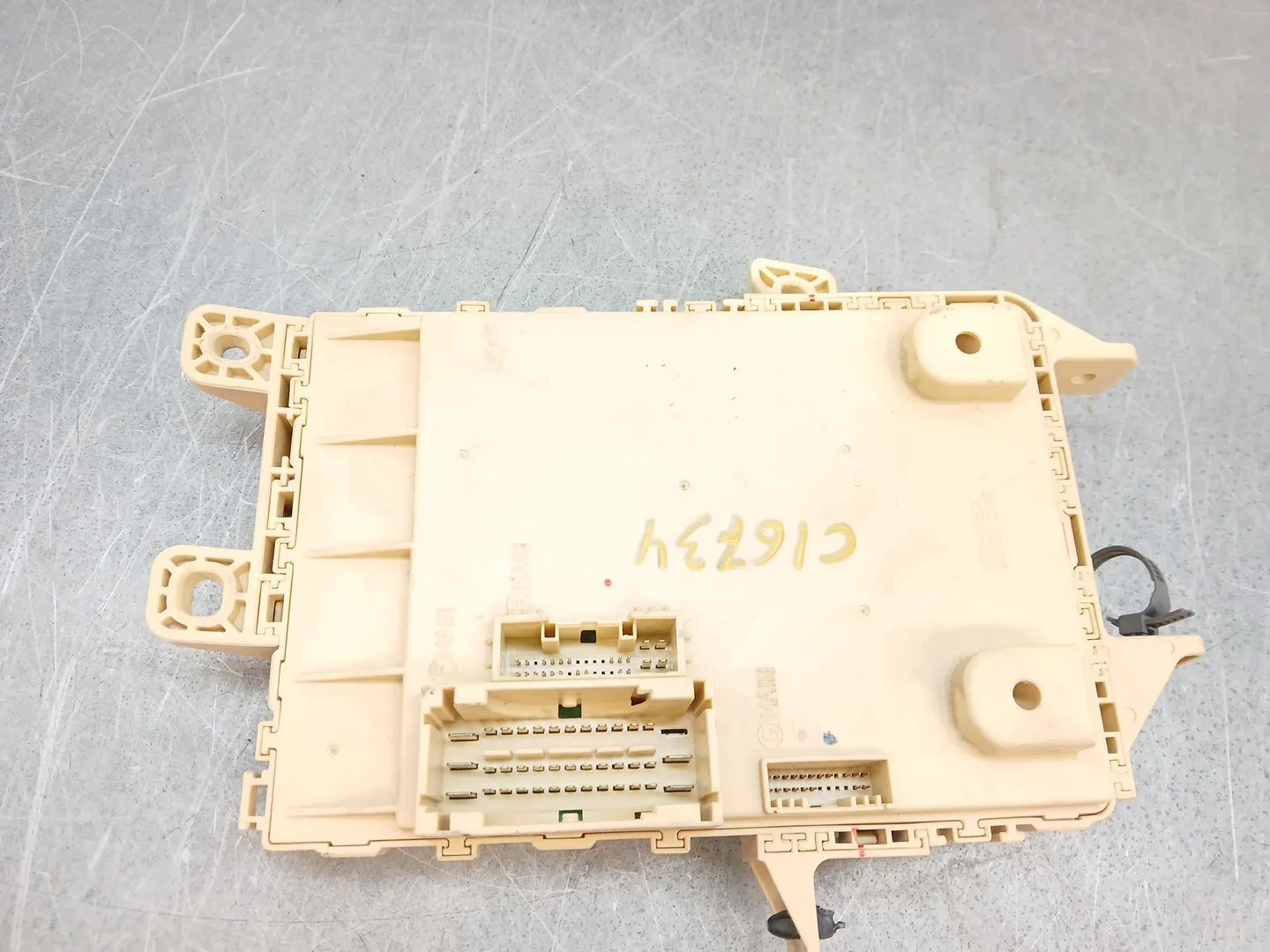 Caja Reles / Fusibles para Kia Carens ( )