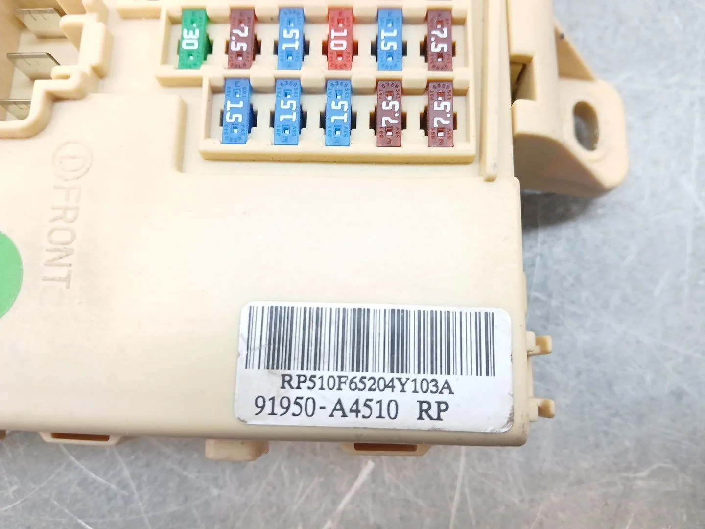 Caja Reles / Fusibles para Kia Carens ( )
