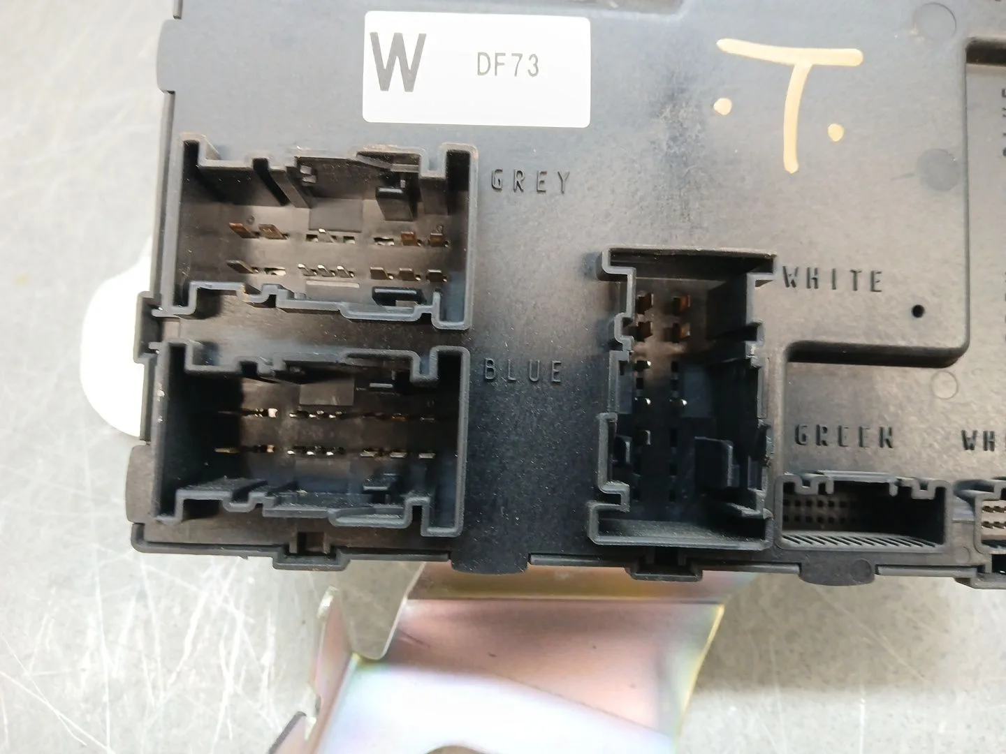 Centralita Motor Uce para Mazda 2 Lim. (De)