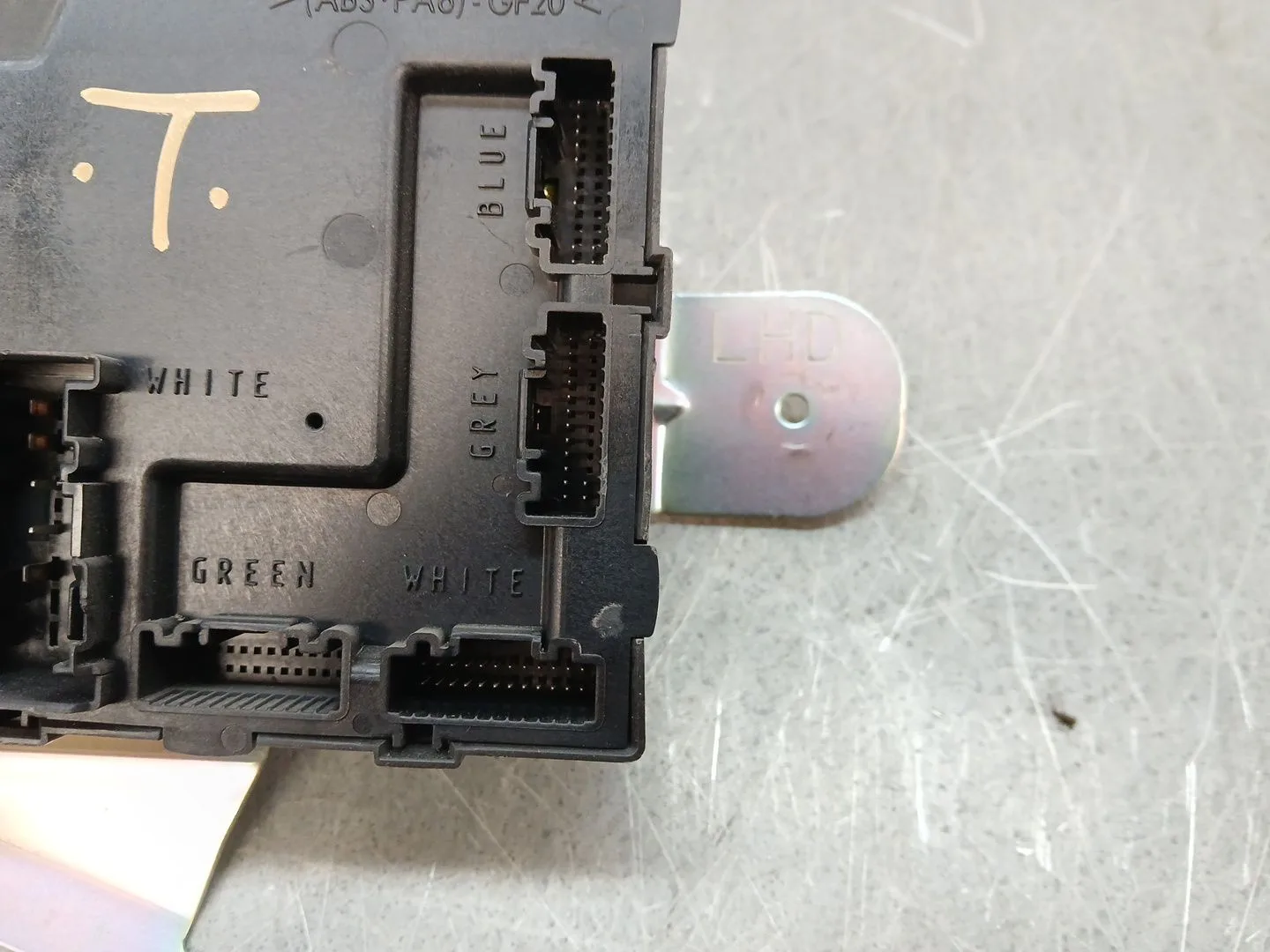 Centralita Motor Uce para Mazda 2 Lim. (De)