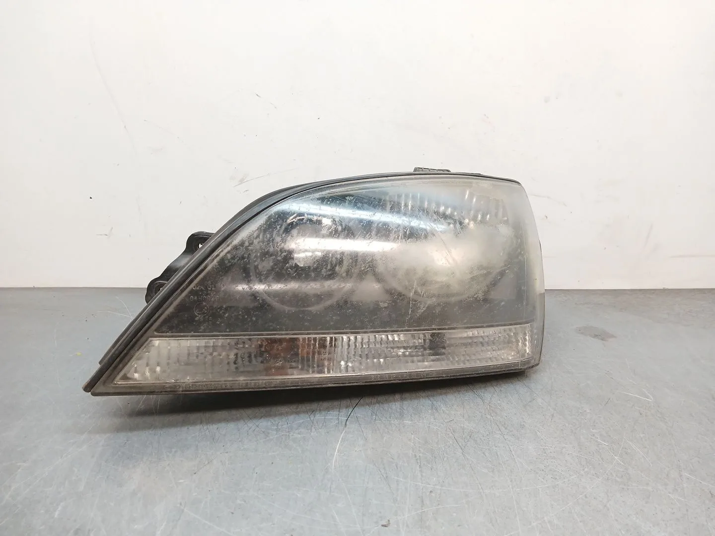 Faro Izquierdo para Kia Sorento I (Jc)