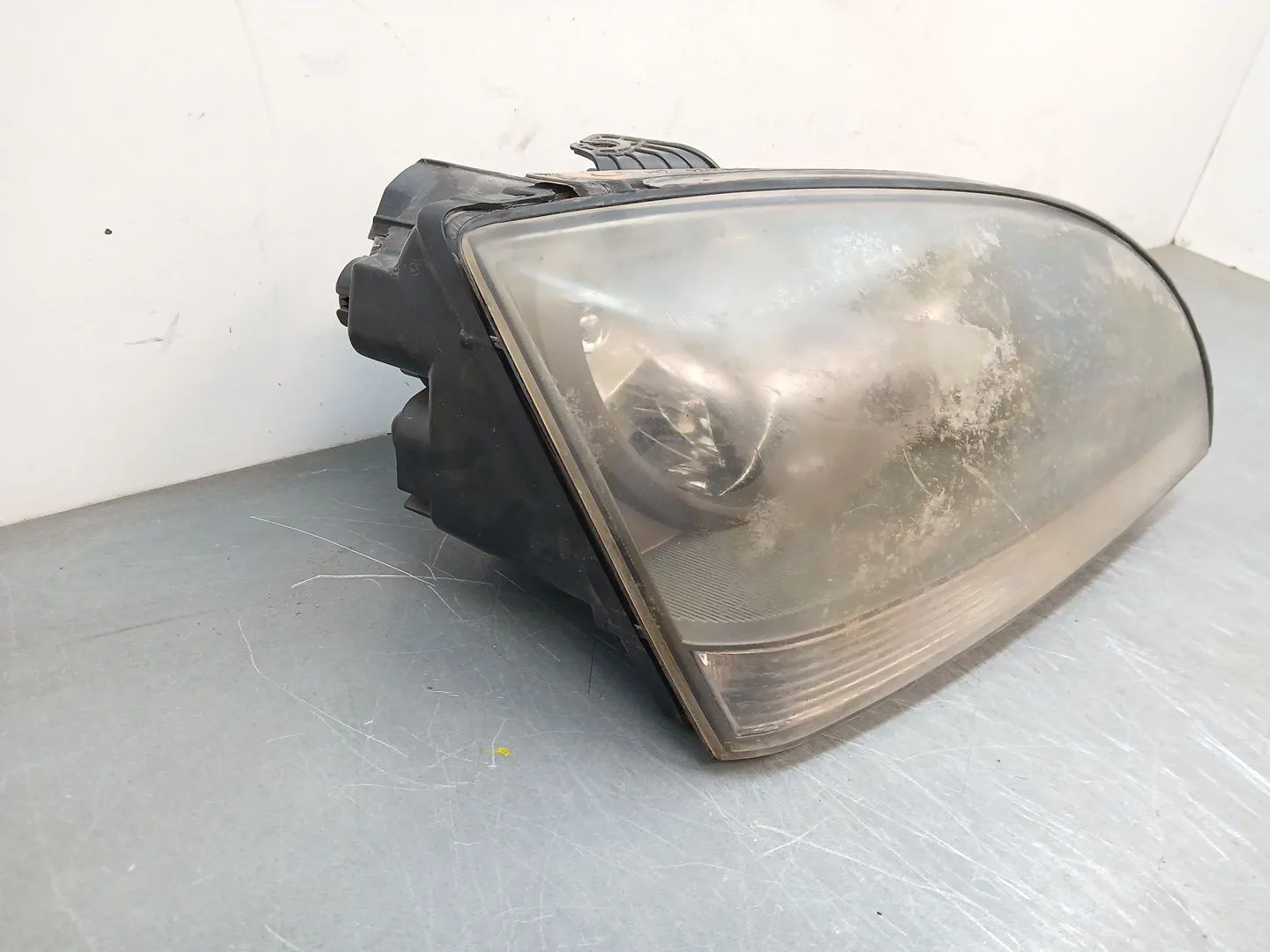 Faro Derecho para Kia Sorento I (Jc)