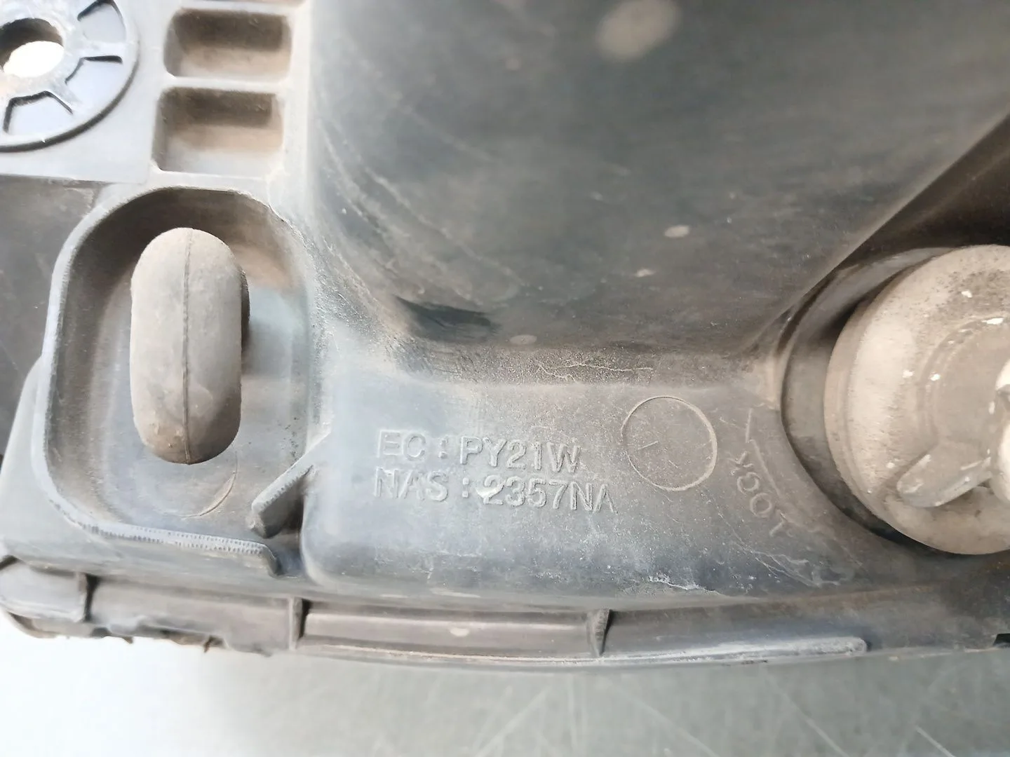 Faro Derecho para Kia Sorento I (Jc)