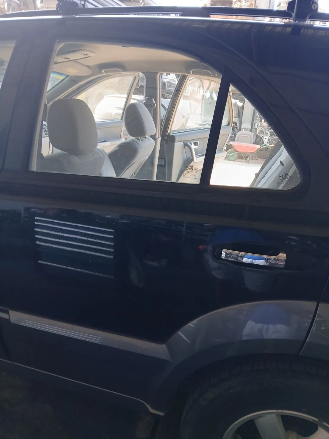 Puerta Trasera Izquierda para Kia Sorento I (Jc)
