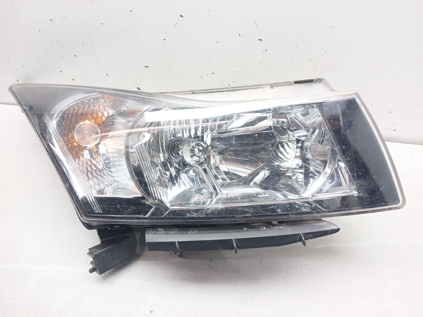 Faro Derecho para Chevrolet Cruze (J300)