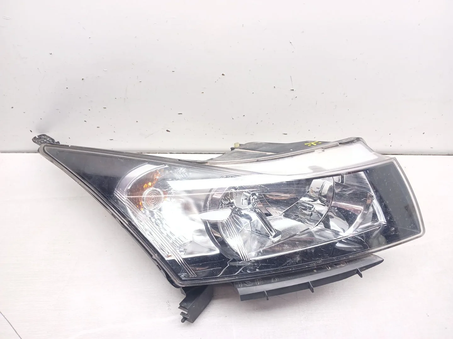 Faro Derecho para Chevrolet Cruze (J300)