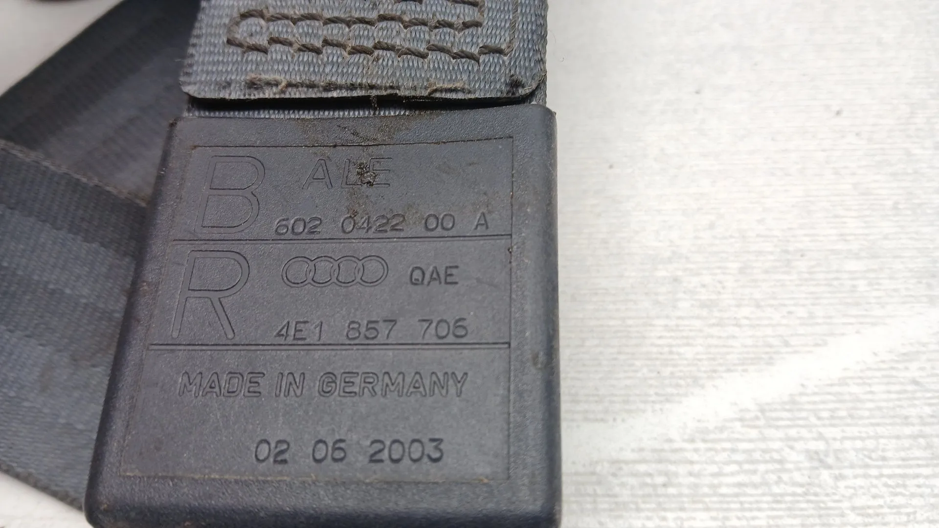 Pretensor Airbag Derecho para Audi A8 (4E2)
