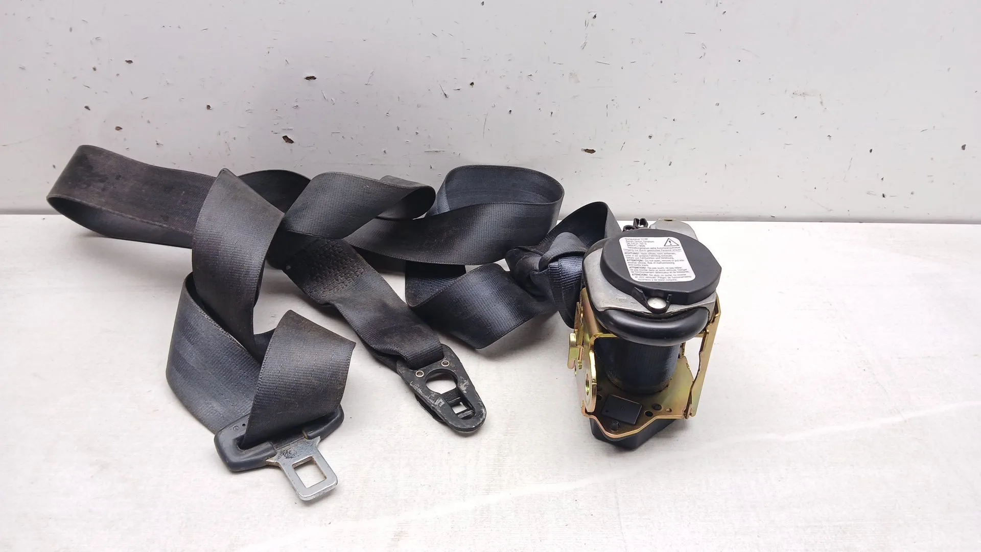 Pretensor Airbag Izquierdo para Audi A8 (4E2)