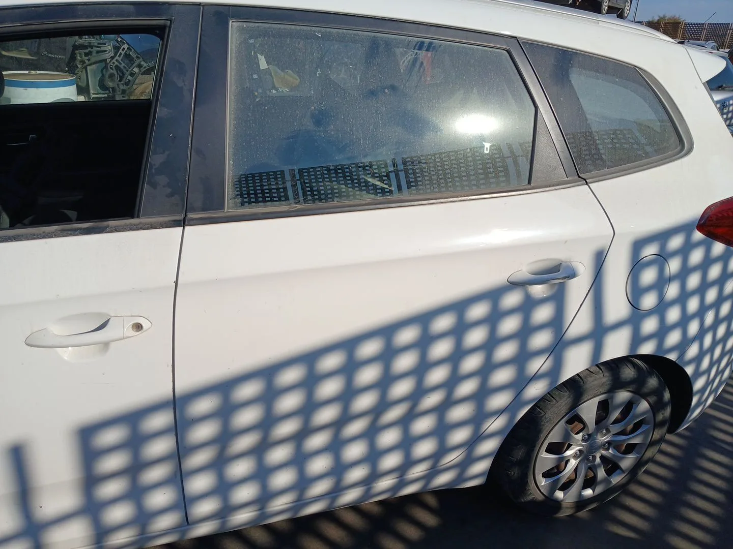 Puerta Trasera Izquierda para Kia Carens Iv