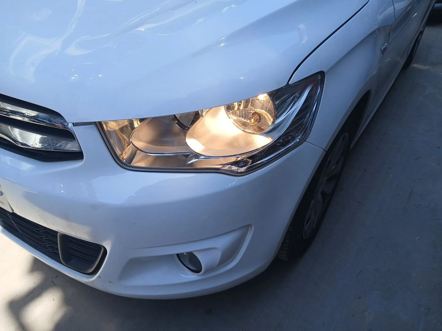 Faro Izquierdo para Citroën C-Elysee (Dd_)