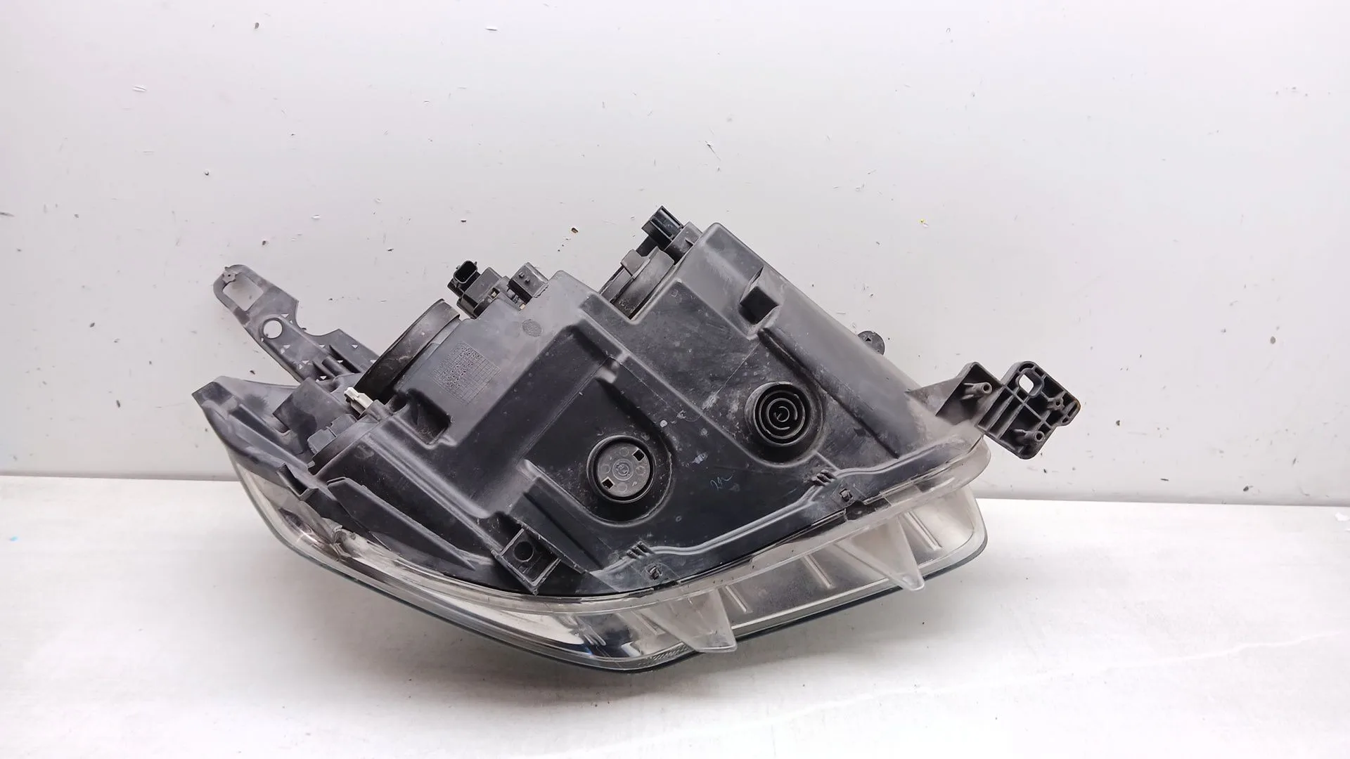 Faro Izquierdo para Citroën C-Elysee (Dd_)