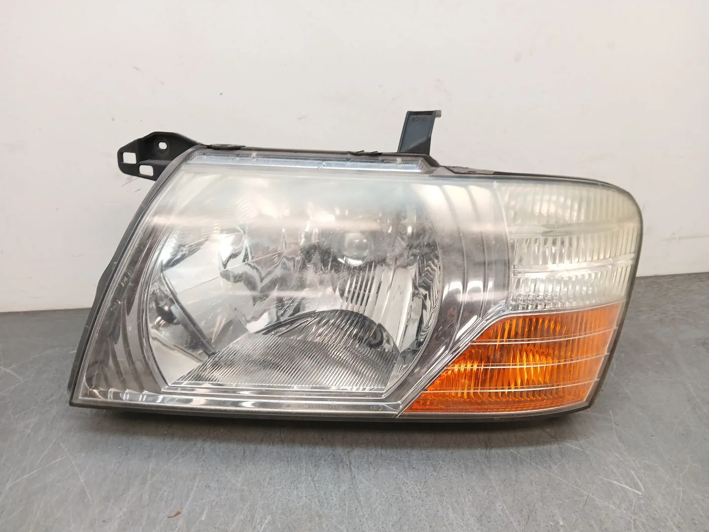 Faro Izquierdo para Mitsubishi Montero Iii Canvas Top (V6_W, V7_W)