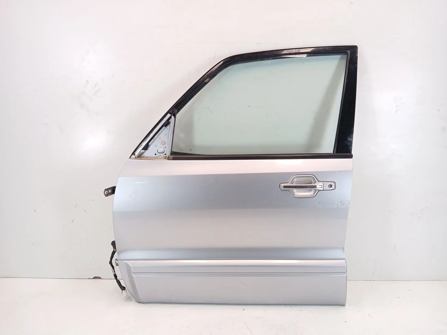 Puerta Delantera Izquierda para Mitsubishi Montero Iii Canvas Top (V6_W, V7_W)
