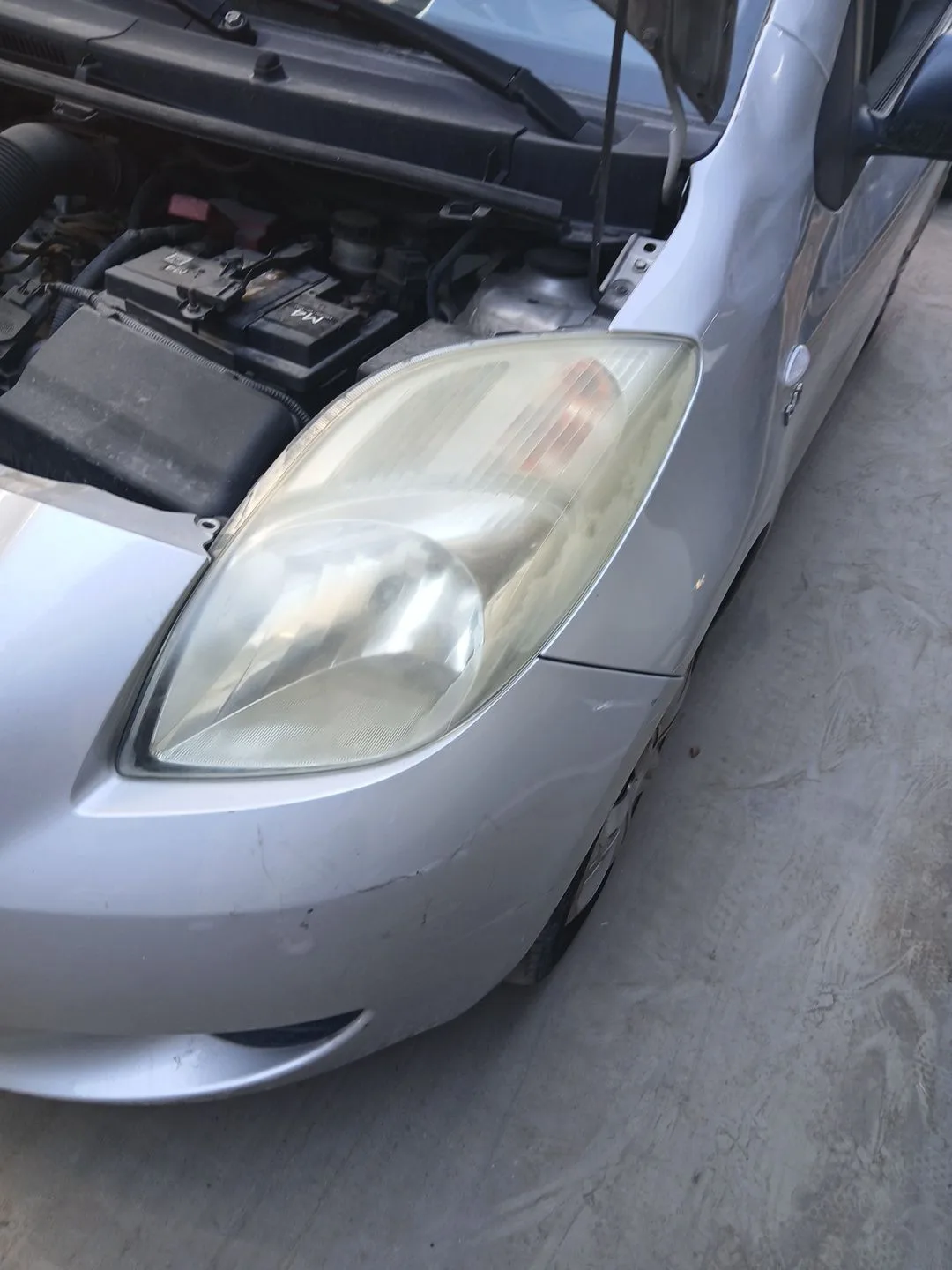 Faro Izquierdo para Toyota Yaris (_P9_)