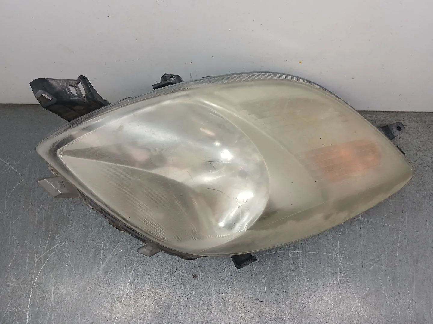 Faro Izquierdo para Toyota Yaris (_P9_)