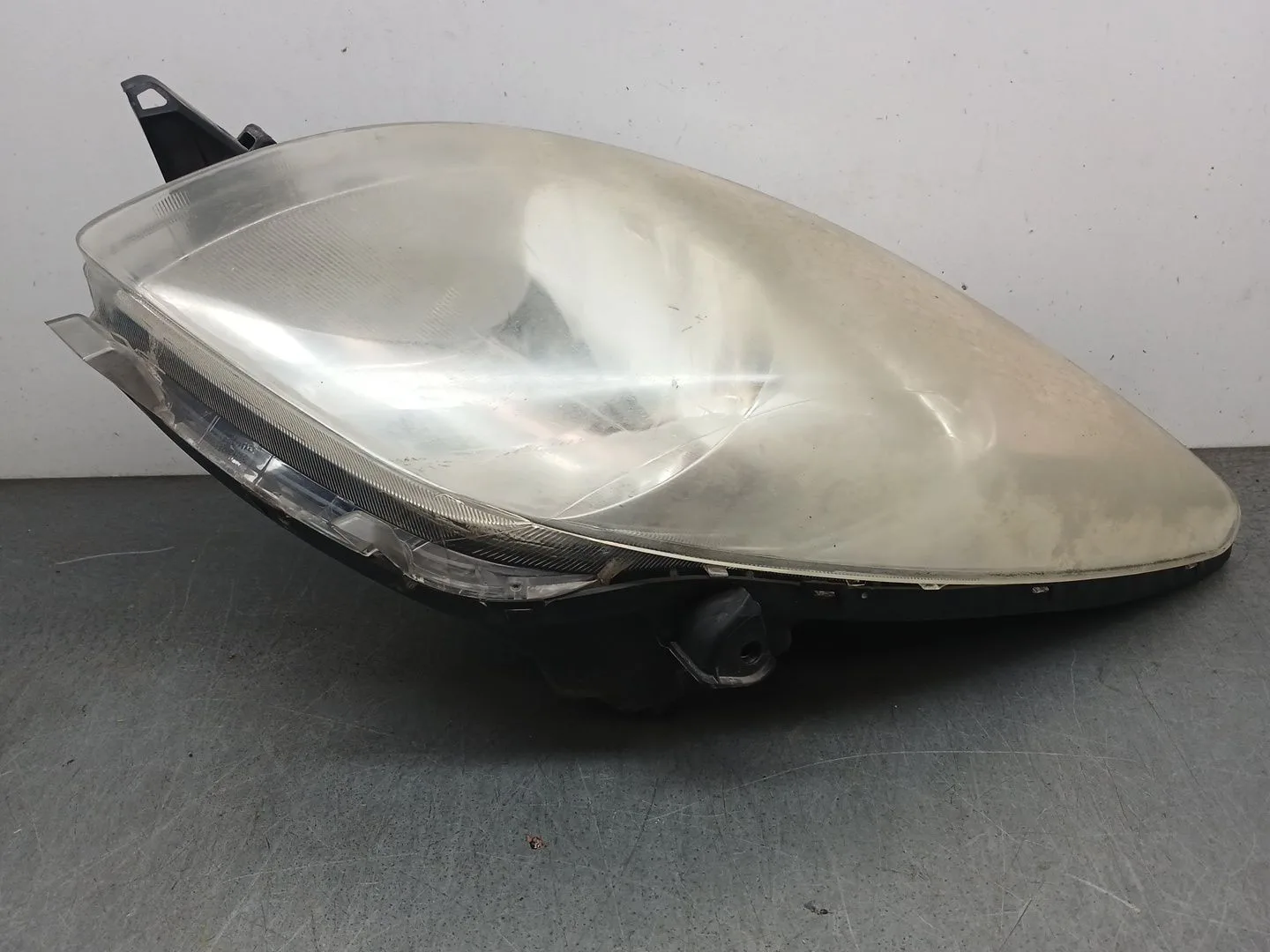 Faro Izquierdo para Toyota Yaris (_P9_)