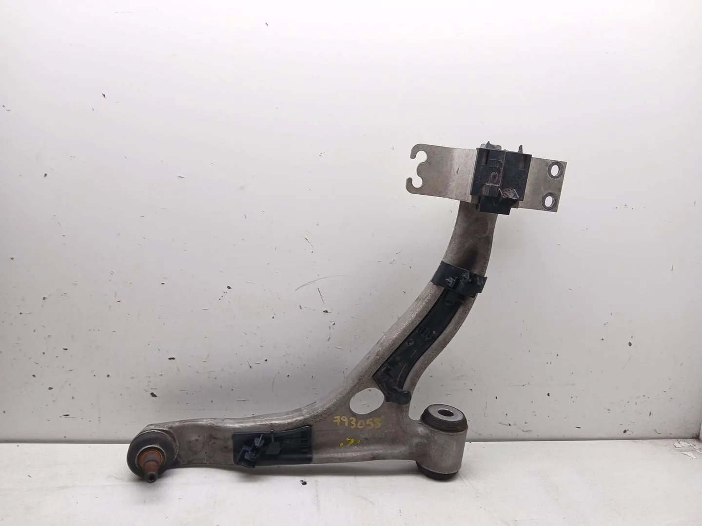 Brazo Suspension Inferior Delantero Derecho para Mercedes-Benz Cla Coupe (C117)