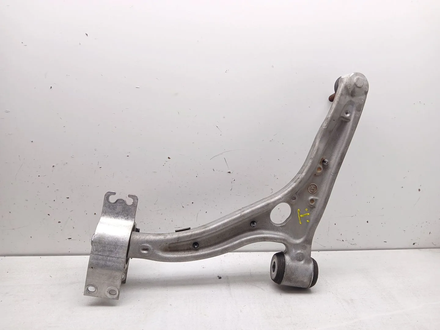 Brazo Suspension Inferior Delantero Derecho para Mercedes-Benz Cla Coupe (C117)
