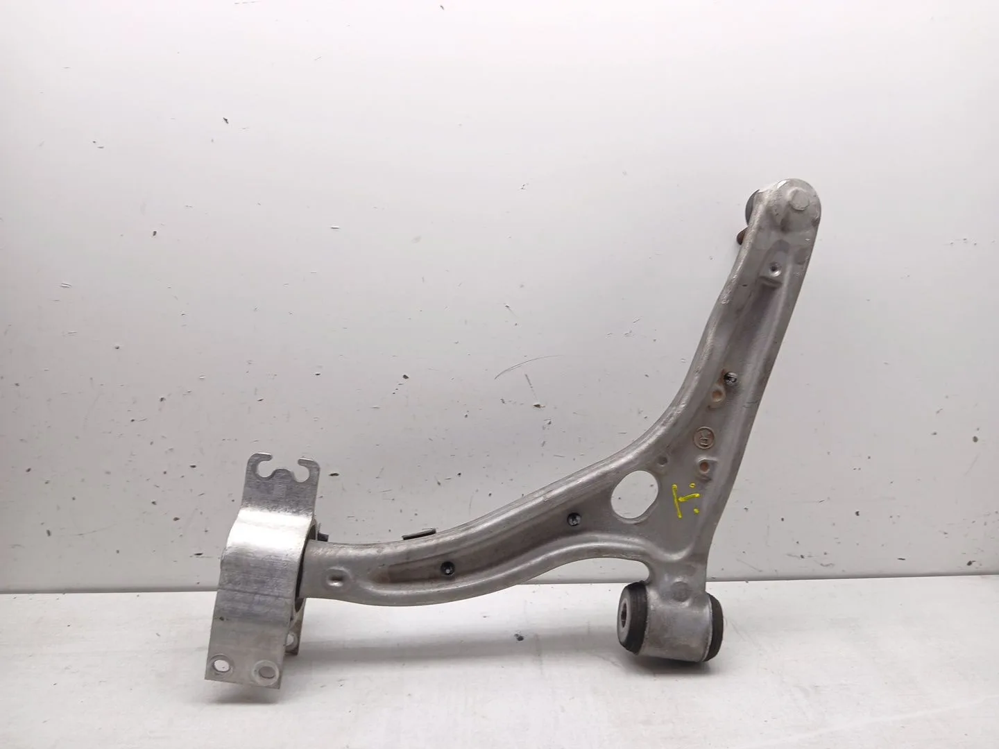 Brazo Suspension Inferior Delantero Derecho para Mercedes-Benz Cla Coupe (C117)
