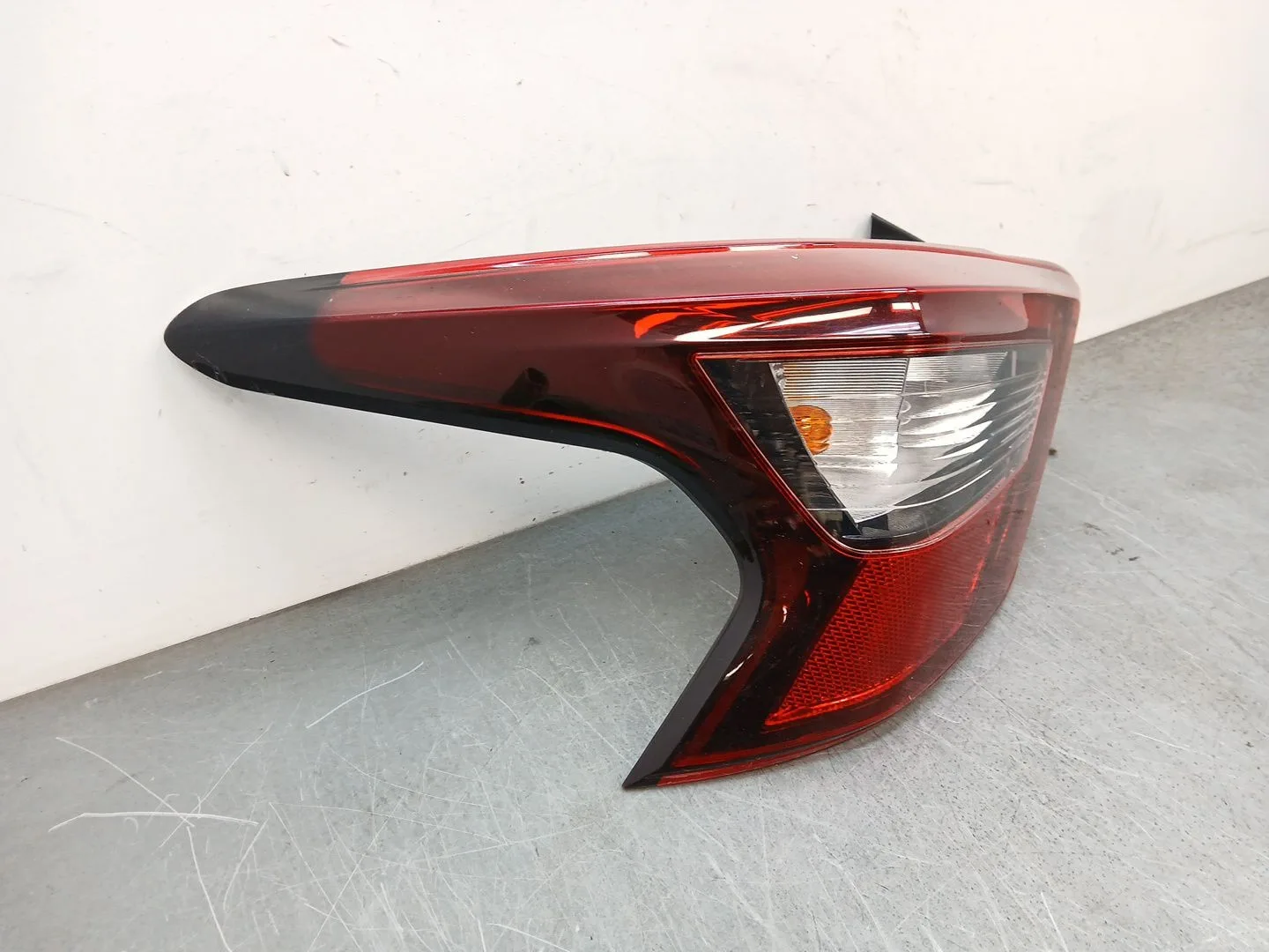 Piloto Trasero Izquierdo para Nissan Micra V (K14)