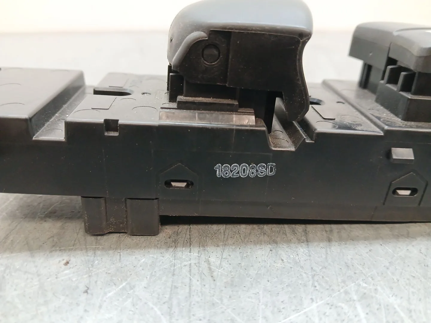 Mando Elevalunas Delantero Izquierdo para Nissan Micra V (K14)