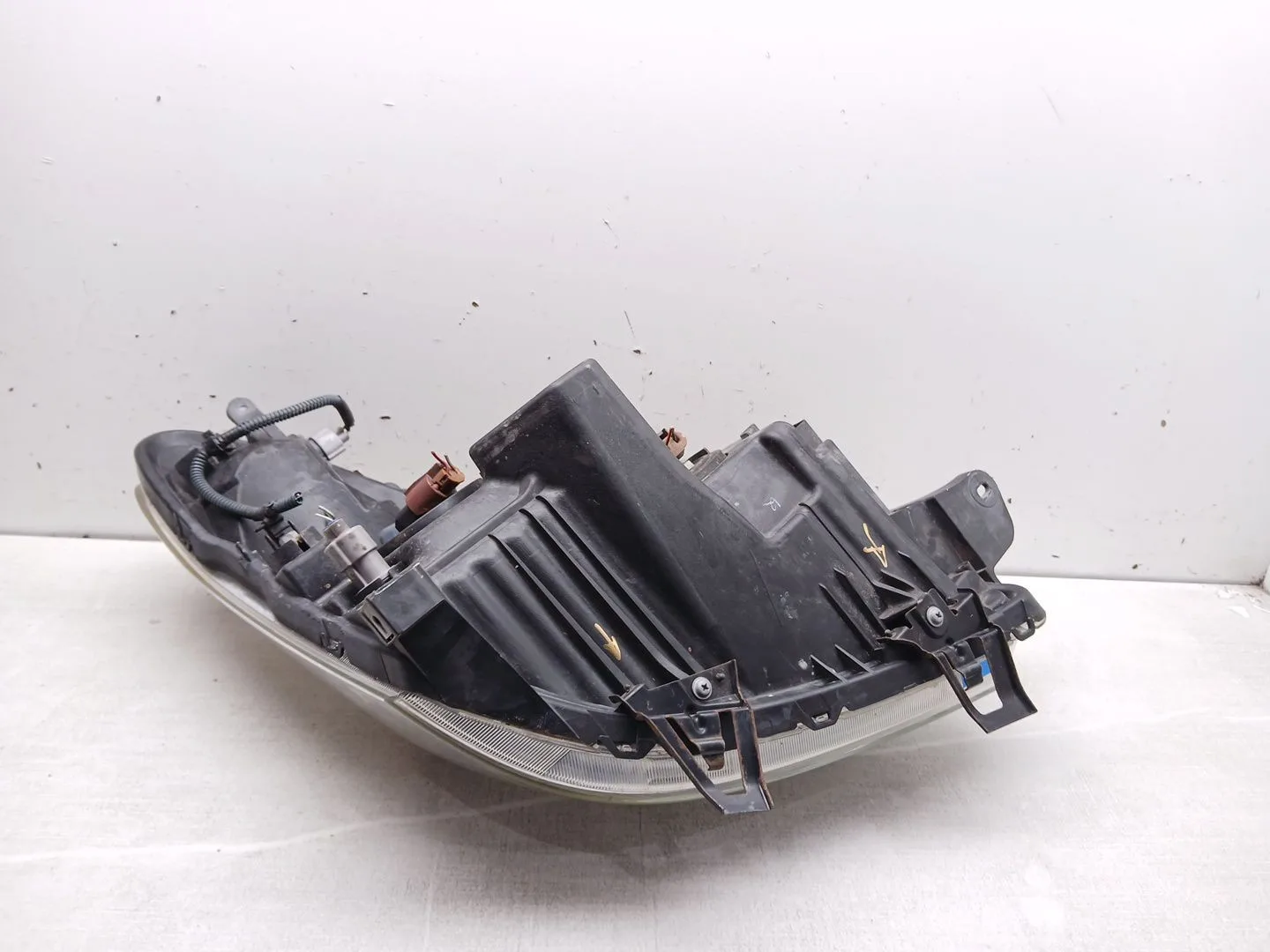 Faro Izquierdo para Toyota Corolla Verso (Zer_, Zze12_, R1_)