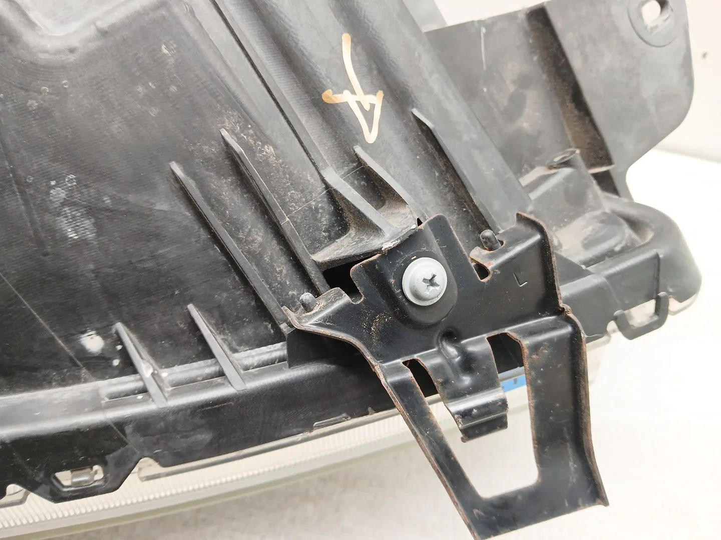 Faro Izquierdo para Toyota Corolla Verso (Zer_, Zze12_, R1_)