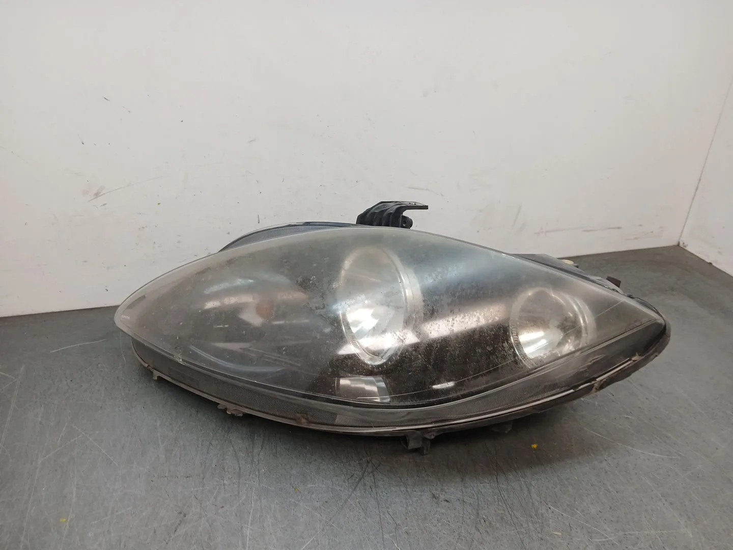 Faro Izquierdo para Seat Leon (1P1)