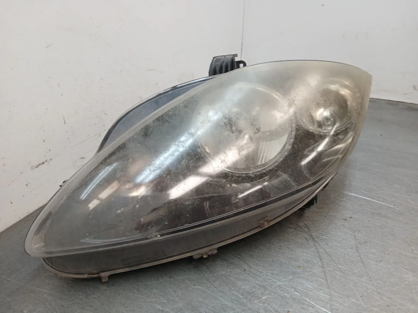 Faro Izquierdo para Seat Leon (1P1)