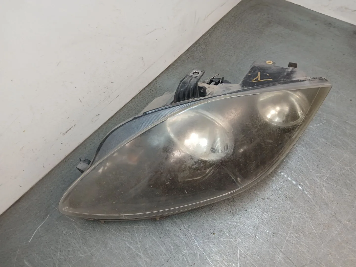Faro Izquierdo para Seat Leon (1P1)