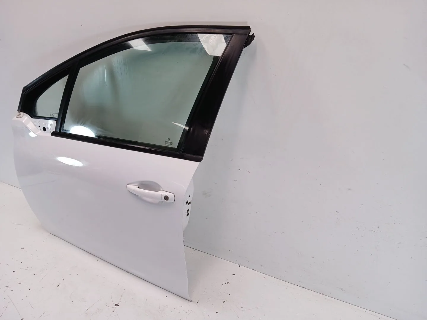 Puerta Delantera Izquierda para Peugeot 208 I (Ca_, Cc_)
