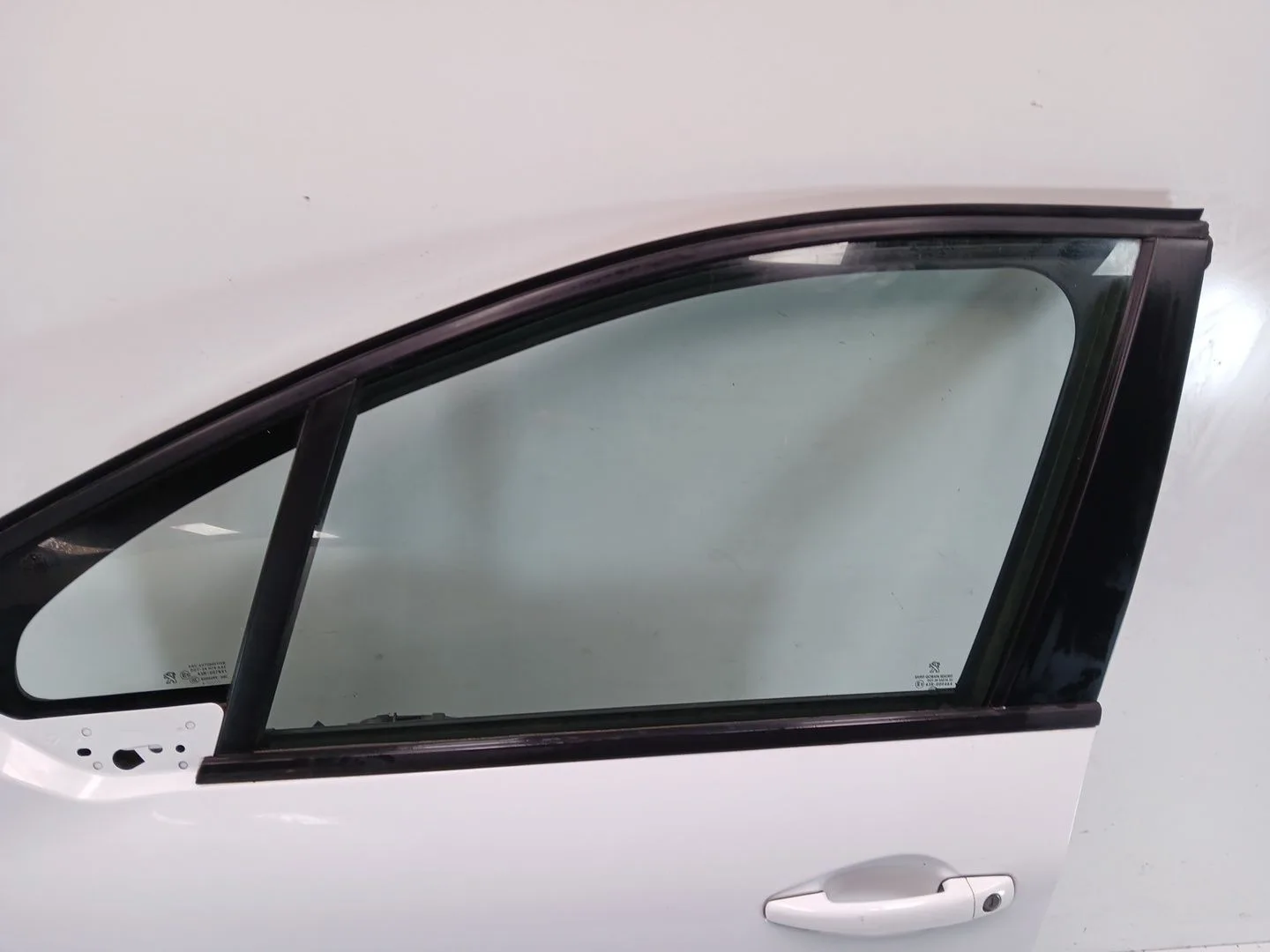 Puerta Delantera Izquierda para Peugeot 208 I (Ca_, Cc_)