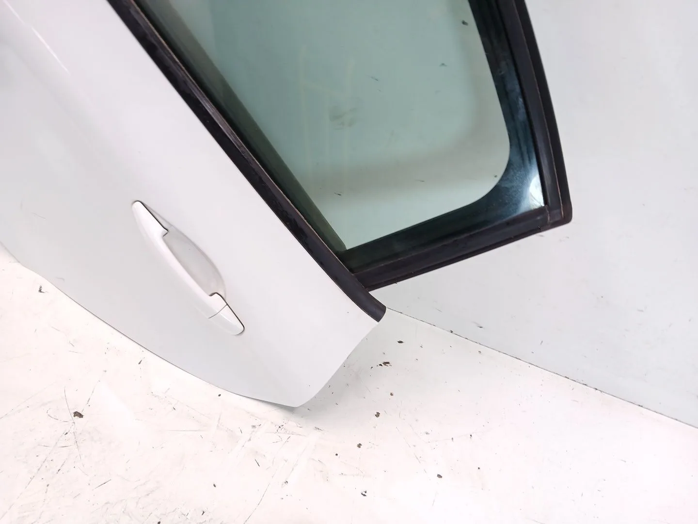 Puerta Trasera Izquierda para Peugeot 208 I (Ca_, Cc_)