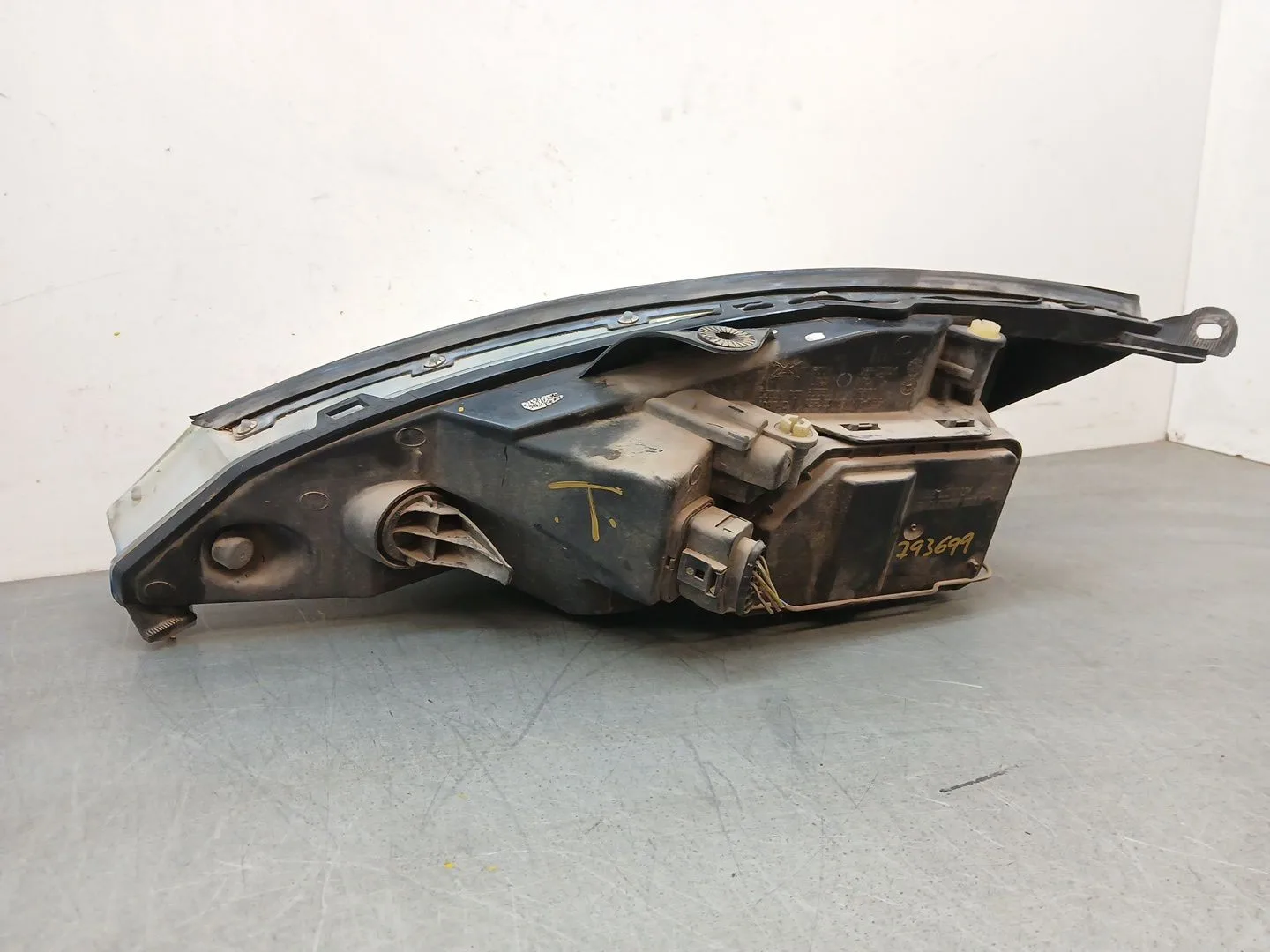 Faro Derecho para Ford Focus I (Daw, Dbw)