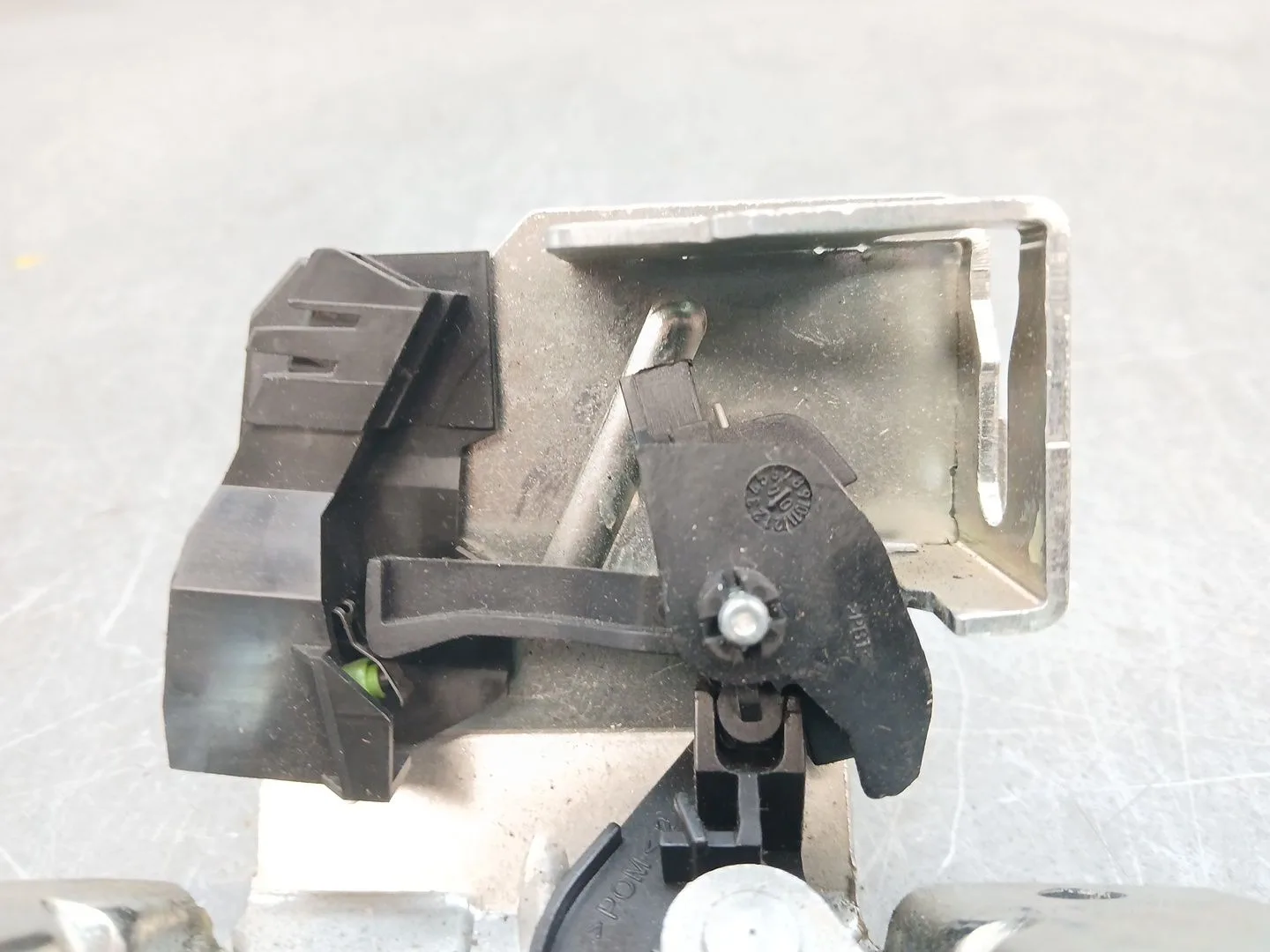 Cerradura Maletero / Porton para Mercedes-Benz Vaneo (414)