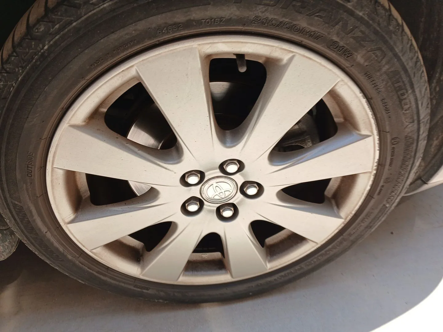 Juego Llantas para Toyota Avensis Sedan (_T25_)