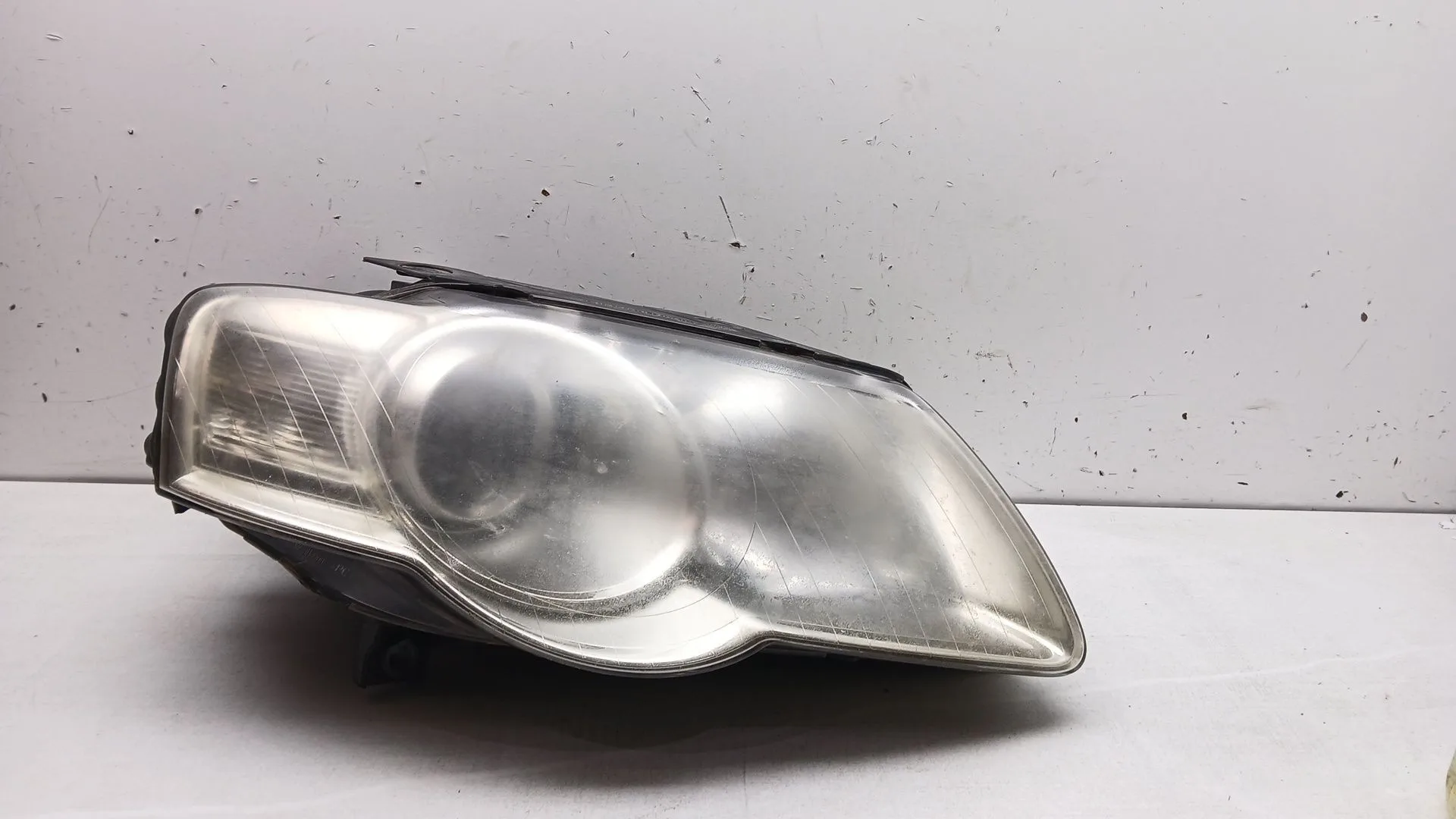 Faro Derecho para Volkswagen Passat B6 (3C2)