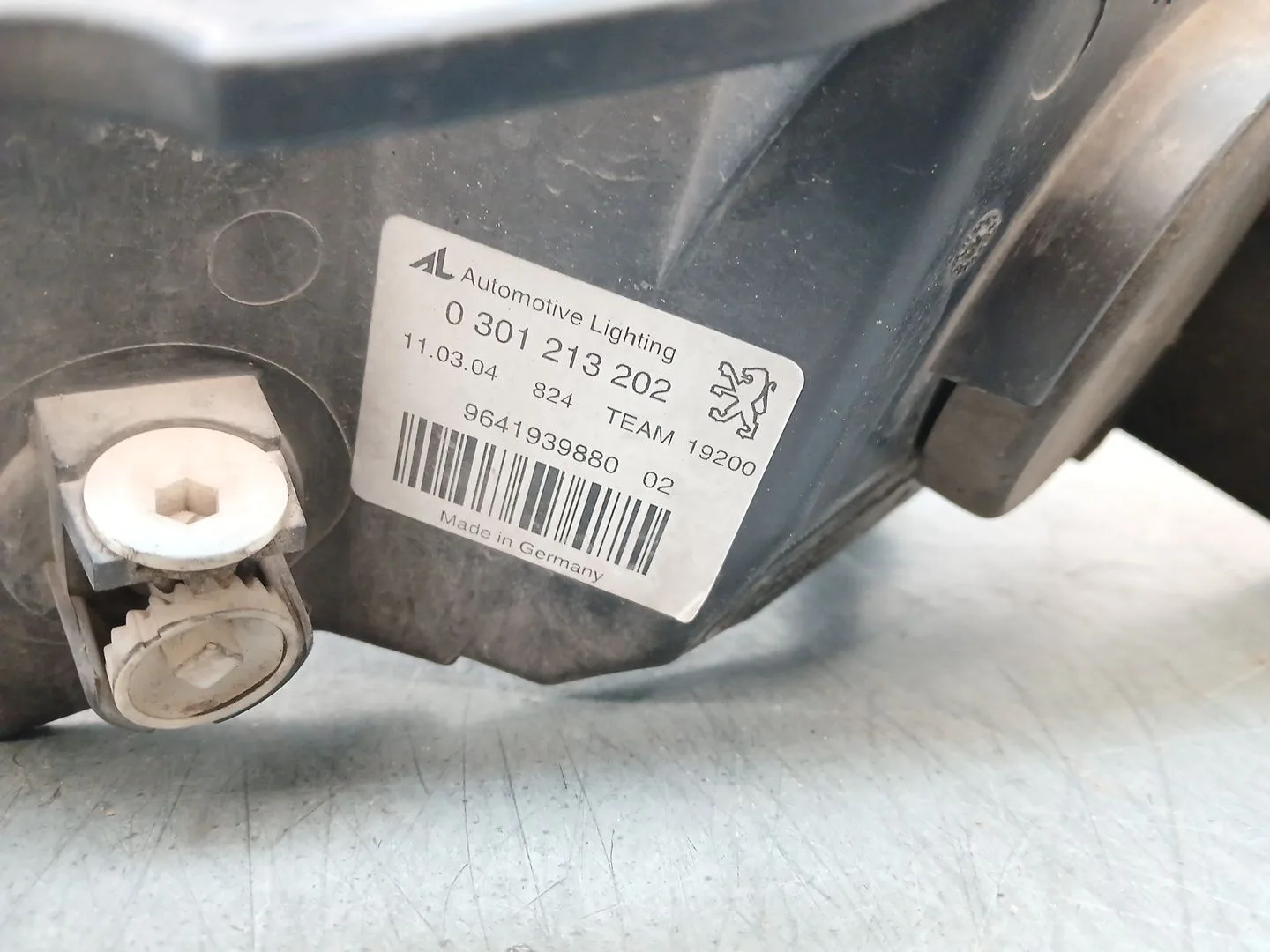 Faro Derecho para Peugeot 407 (6D_)