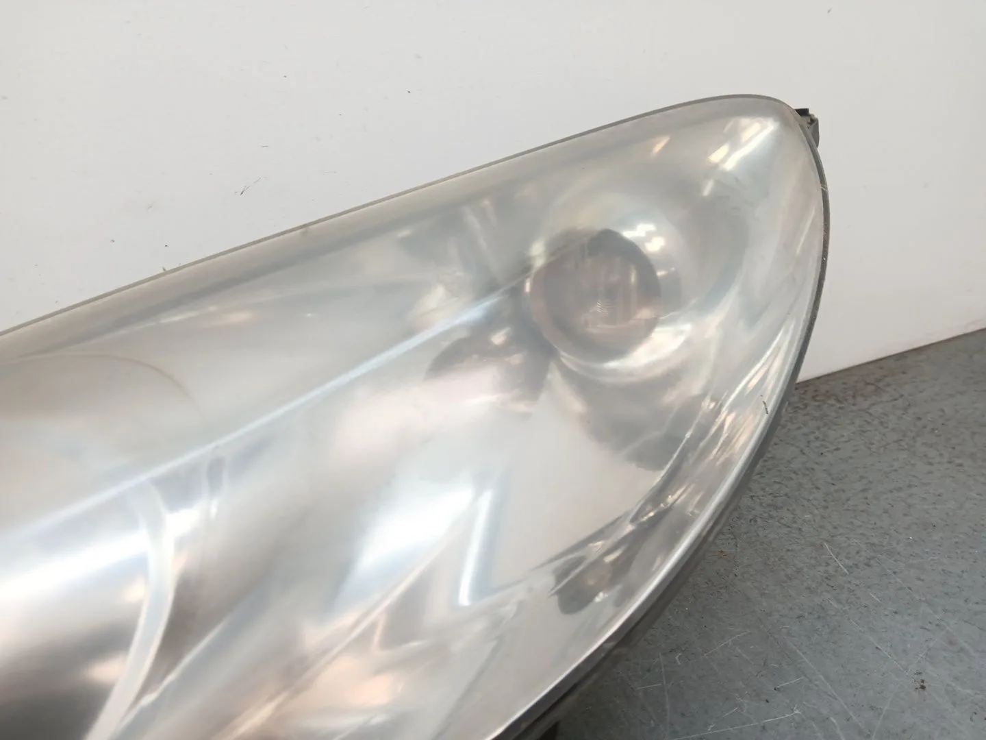 Faro Izquierdo para Peugeot 407 (6D_)